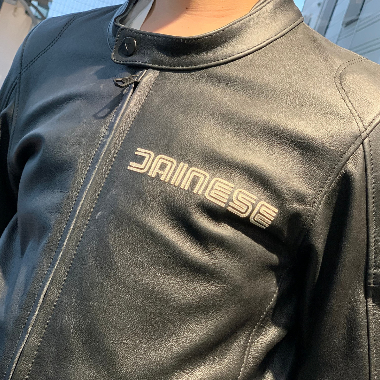 早秋のライディングにヴィンテージな風味を。”LEGGENDA LEATHER JACKET”